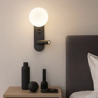 מנורת קיר לצידי המיטה לקריאה ואוירה